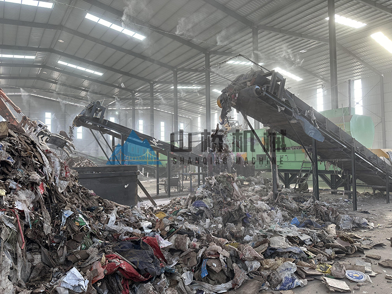建筑裝修垃圾分揀處理設(shè)備是怎么處理城市廢料的?(圖2) 建筑裝修垃圾分揀處理設(shè)備是怎么處理城市廢料的?(圖2)